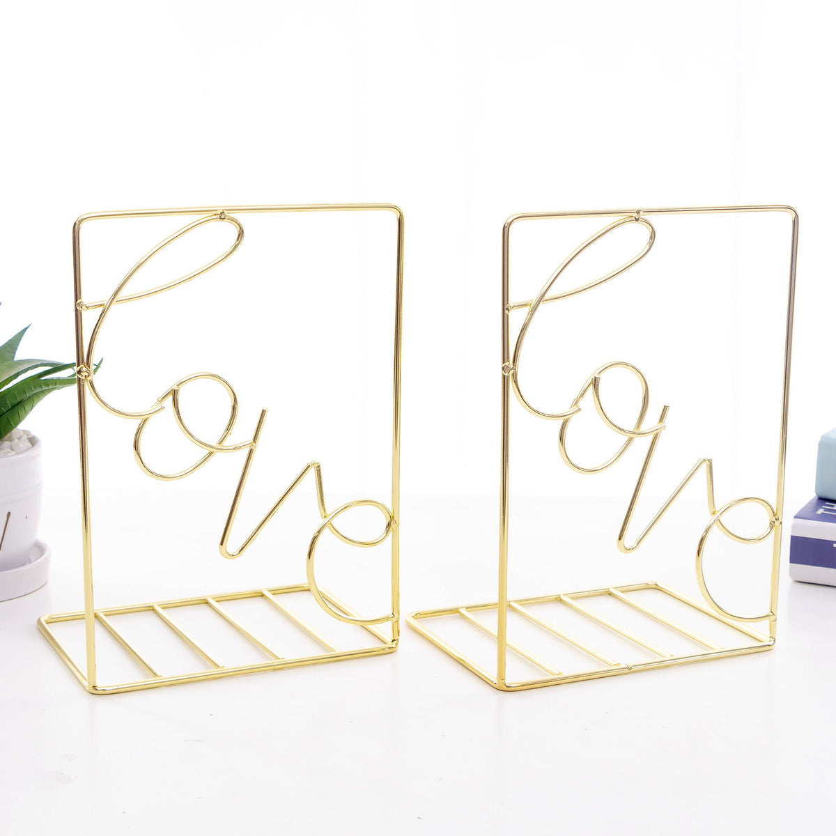 Feneri LOVE Metal Bookend — product detail